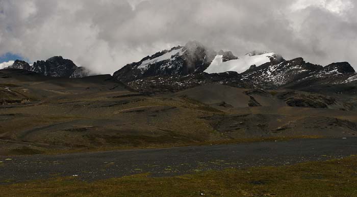 Cumbre, 4700 m.a. The road between La Paz and Coroico, Yungas. d. 27 february 2007. Photographer: Lars Andersen