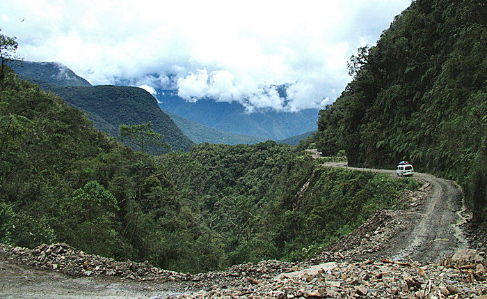 Vejen imellem Unduarvi og Yolosa, Yungas, Bolivia d. 3 januar 2005. Fotograf: Lars Andersen