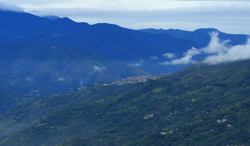 Coroico view from the old railroad / Kori Wayku inca trail, Yungas, elev. 2000 m. 23 February 2009. Photographer: Lars Andersen 