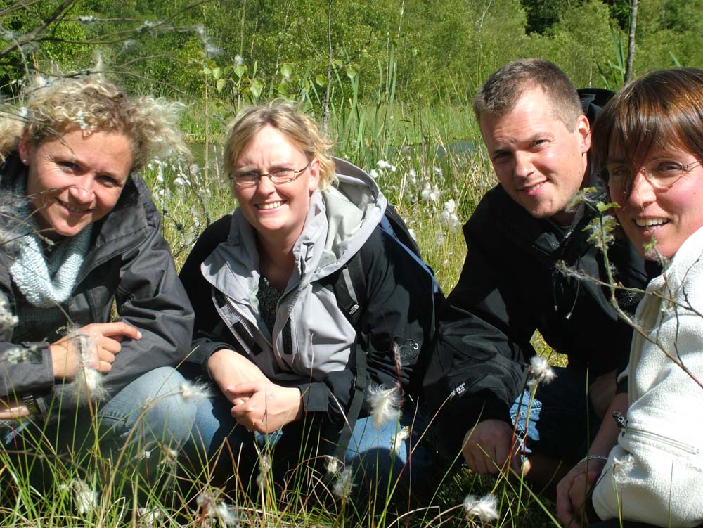 Her er folkene fra Naturskolen i Raadvad på tur i Bøllemosen d. 16 juni 2004. Fotograf: Lars Andersen
