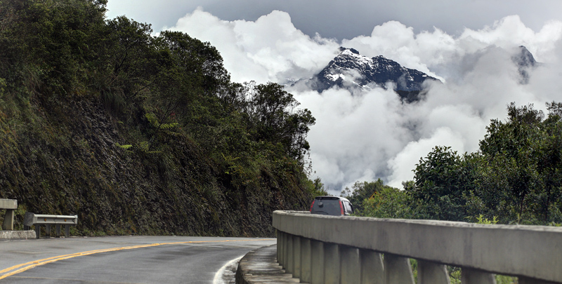 The new road from Coroico to La Paz, elev. 2800 m. d.  1 February 2012. Photographer: Lars Andersen