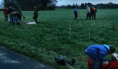 Lepidopteologisk forenings medlemmer igang med at plante en sommerfugleskov p Nordmn nr Ulvshale. d. 18 november 2006. Fotograf: Lars Andersen