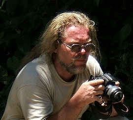 Lars Andersen ved et hotspot i nærheden af Caranavi, Yungas, Bolivia. d. 30 januar 2006. Fotograf: Peter Møllmann