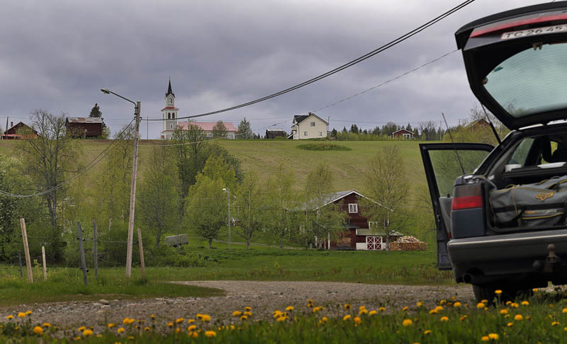 Lokalitet for Blå Ildfugl ligger 500 m. til højre for billede. Åsarna, Jämtland Sverige. d. 12 Juni 2015. Fotograf: Lars Andersen